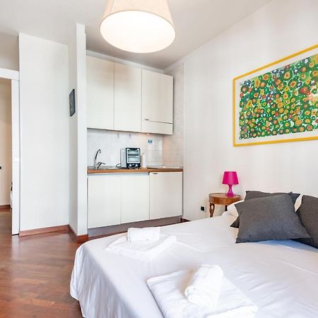 Central & Comfy Apartment With Veranda Bari Eksteriør billede